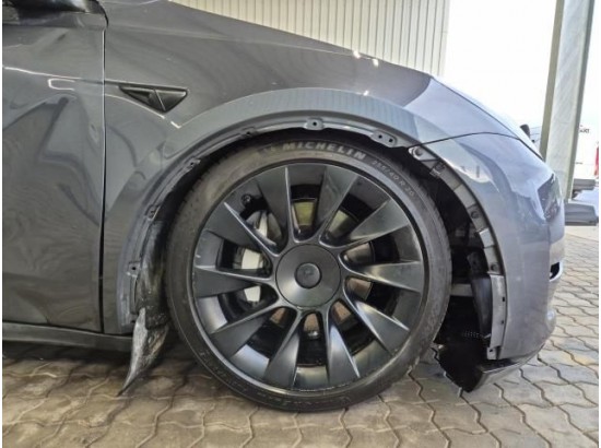 2023 Tesla Model Y Basis RWD