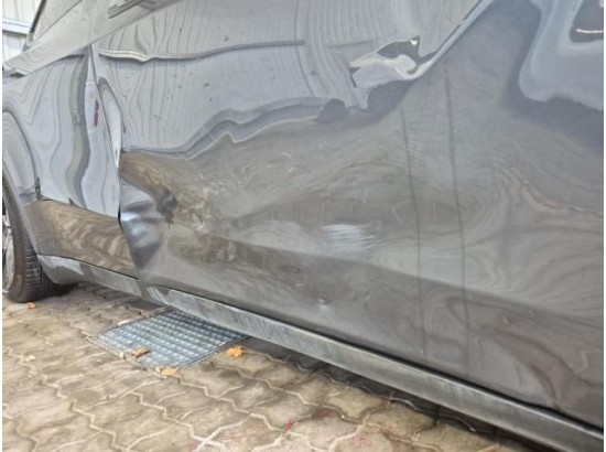 2023 Tesla Model Y Basis RWD