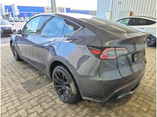 2023 Tesla Model Y Basis RWD