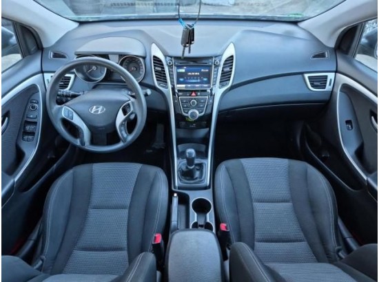 2016 Hyundai i30 cw blue Trend