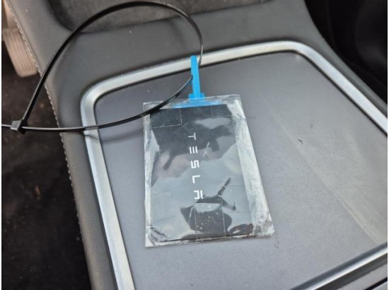 2024 Tesla Model Y Basis RWD