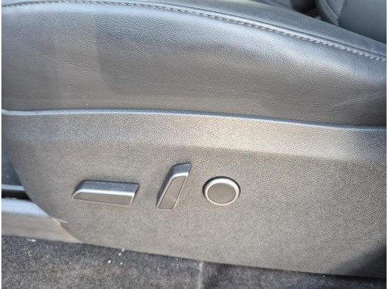 2024 Tesla Model Y Basis RWD