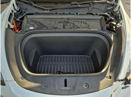 2024 Tesla Model Y Basis RWD