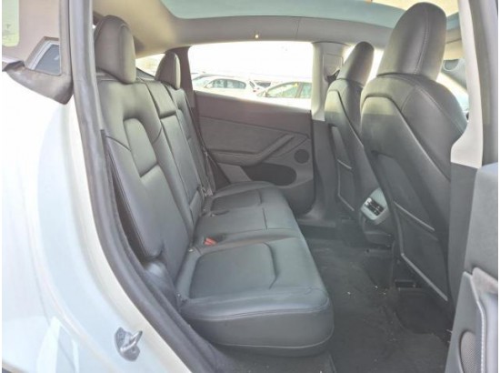 2024 Tesla Model Y Basis RWD