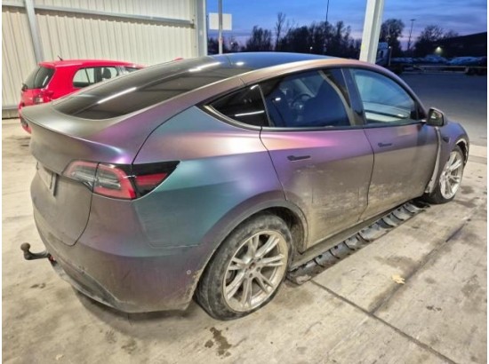 2022 Tesla Model Y Long Range Dual AWD