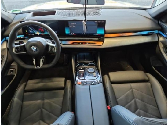 2025 BMW Baureihe 5 Touring 520 d xDrive M Sport