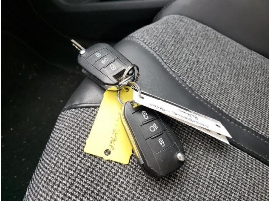 2017 Peugeot 5008 Allure