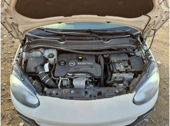 2015 Opel Adam Rocks ecoFlex