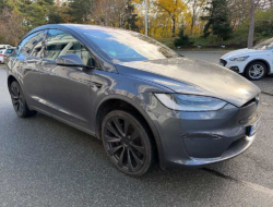 2022 Tesla Model X Tri-Motor Plaid