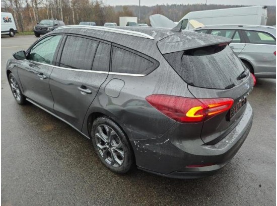 2022 Ford Focus Tunier Titanium