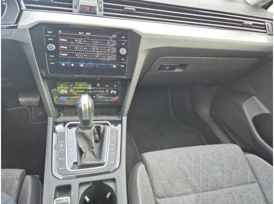 2024 Volkswagen Passat Variant Business