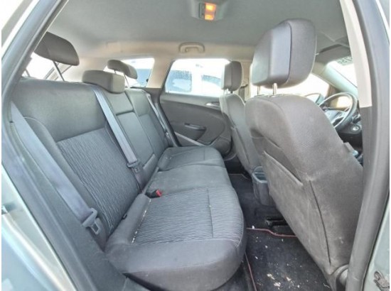 2015 Opel Astra J Sports Tourer Edition