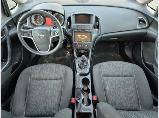 2015 Opel Astra J Sports Tourer Edition