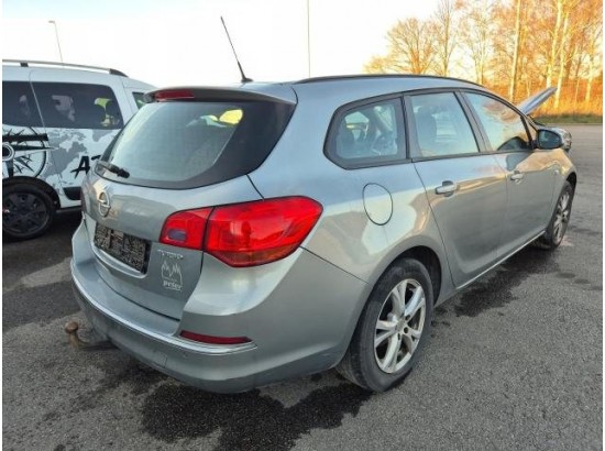 2015 Opel Astra J Sports Tourer Edition