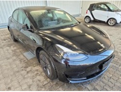2022 Tesla Model 3 Hinterradantrieb