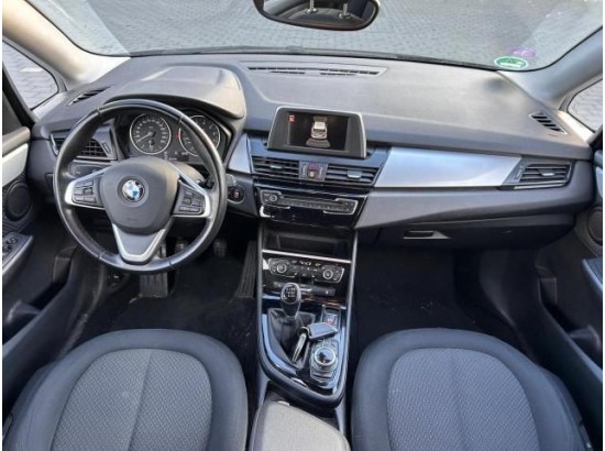 2017 BMW 2 Active Tourer 220 i Advantage