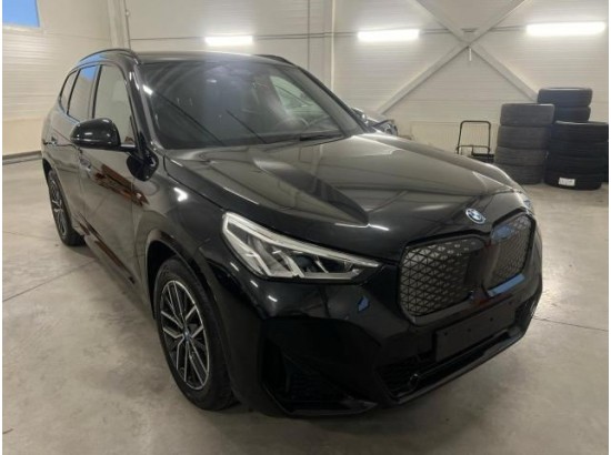 2024 BMW iX1 20 eDrive M Sport