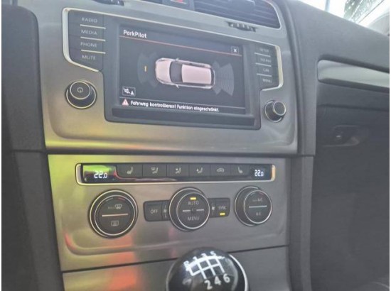 2016 Volkswagen Golf VII Lim. Lounge BMT