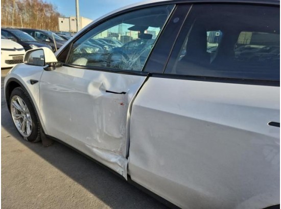 2022 Tesla Model Y Long Range Dual AWD