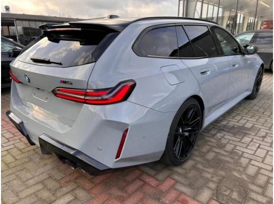 2025 BMW M5 Touring Basis
