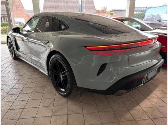 2024 Porsche Taycan Turbo S