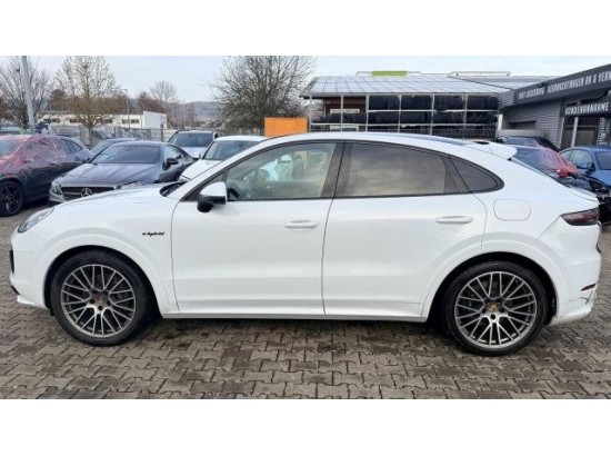 2022 Porsche Cayenne E-Hybrid Platinum Edition