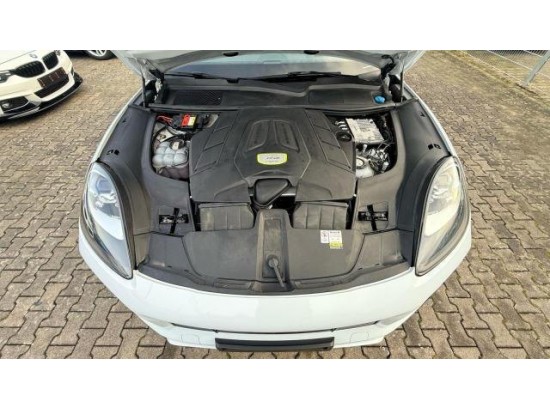 2022 Porsche Cayenne E-Hybrid Platinum Edition