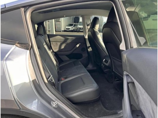 2024 Tesla Model Y AWD Maximale Reichweite Dual