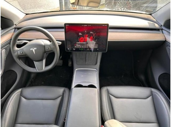 2024 Tesla Model Y AWD Maximale Reichweite Dual
