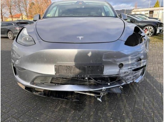 2024 Tesla Model Y AWD Maximale Reichweite Dual