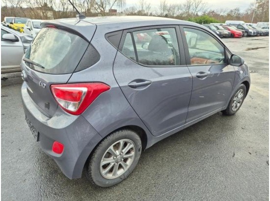 2016 Hyundai i10 YES!