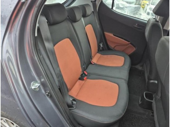 2016 Hyundai i10 YES!