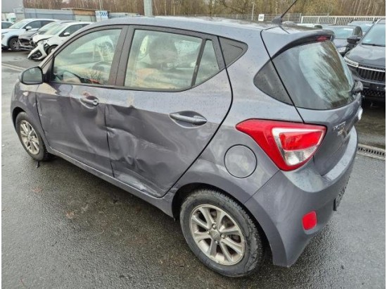 2016 Hyundai i10 YES!