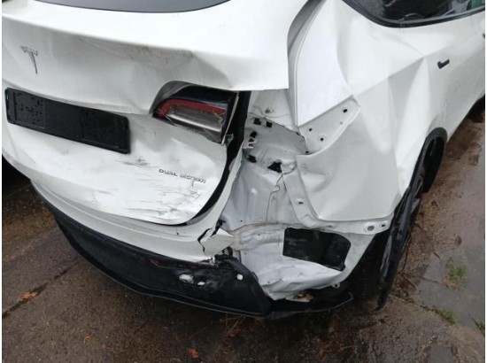 2022 Tesla Model Y Long Range Dual AWD