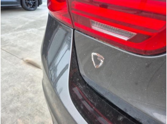 2016 BMW 3er Lim. 330e iPerformance Luxury Line