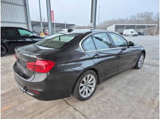 2016 BMW 3er Lim. 330e iPerformance Luxury Line