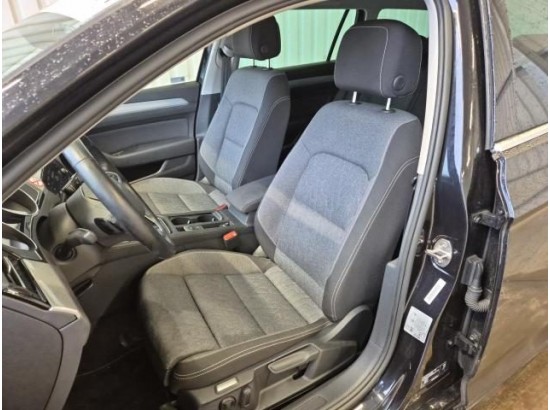 2024 Volkswagen Passat Variant Business