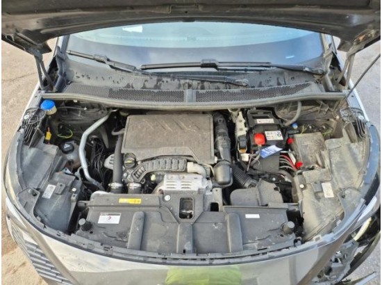 2024 Peugeot 5008 Allure