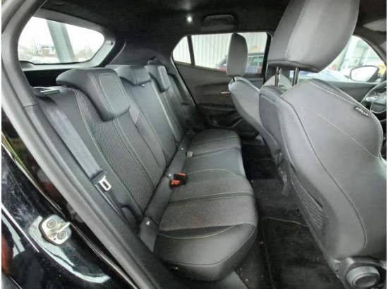 2025 Peugeot 2008 Hybrid 136 GT