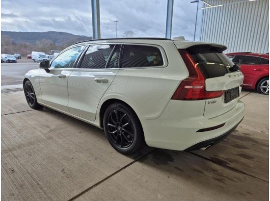2022 Volvo V60 Kombi Core