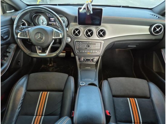 2015 Mercedes-Benz CLA -Klasse Shooting Brake CLA 220 CDI / d 4Matic Orange Art Edition
