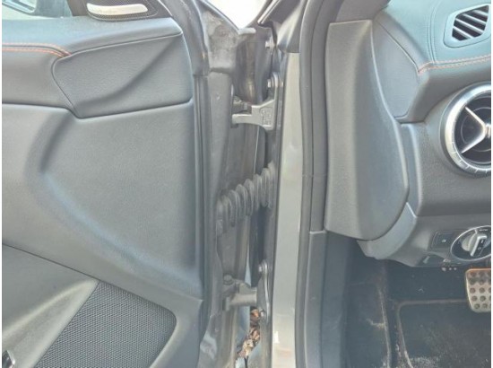 2015 Mercedes-Benz CLA -Klasse Shooting Brake CLA 220 CDI / d 4Matic Orange Art Edition