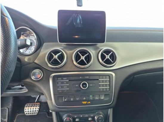 2015 Mercedes-Benz CLA -Klasse Shooting Brake CLA 220 CDI / d 4Matic Orange Art Edition