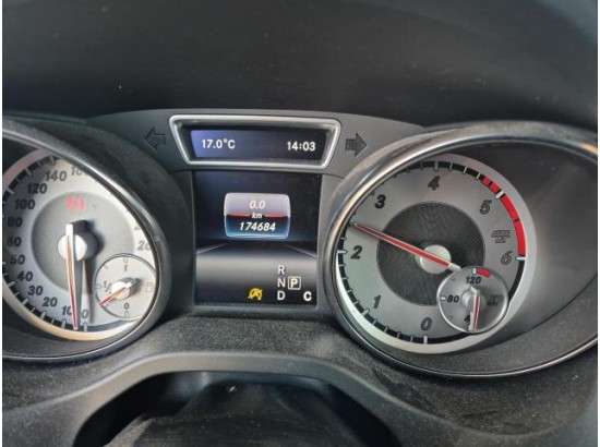 2015 Mercedes-Benz CLA -Klasse Shooting Brake CLA 220 CDI / d 4Matic Orange Art Edition