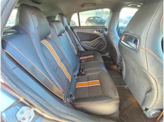 2015 Mercedes-Benz CLA -Klasse Shooting Brake CLA 220 CDI / d 4Matic Orange Art Edition