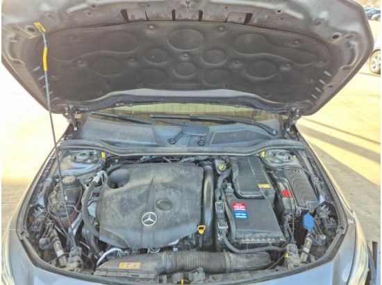 2015 Mercedes-Benz CLA -Klasse Shooting Brake CLA 220 CDI / d 4Matic Orange Art Edition