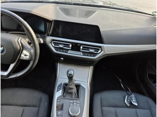 2022 BMW 3er Touring 318 d Advantage