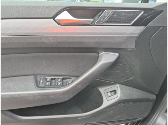 2022 Volkswagen Passat Variant Business