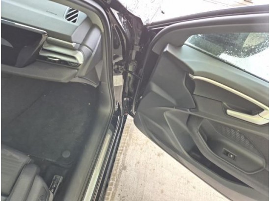 2025 Audi A5 Avant TFSI e-hybrid quattro 220 kW