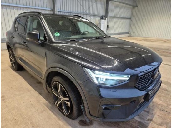 2025 Volvo XC40 Plus Black Edition 2WD